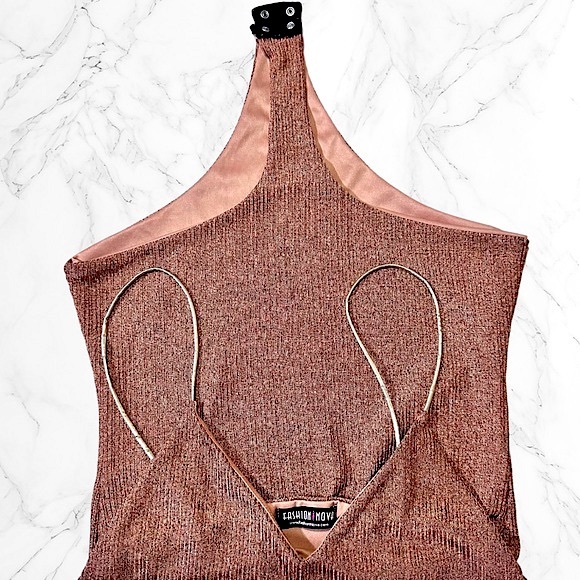 Fashion Nova “Sleek and Slay” Bodysuit Rose Gold Med - Picture 4 of 8